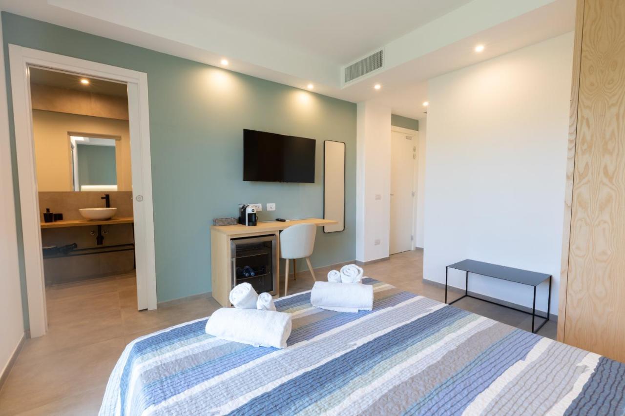 Molo Brin Rooms & Suites Ольбия Экстерьер фото